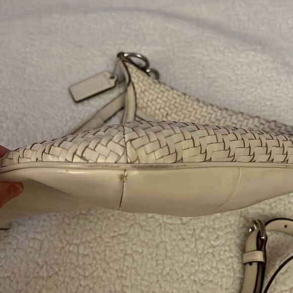 Coach white weave shoulder bag with crossbody strap - Picture 9 of 16